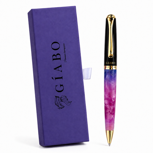 Gíabo Dreamer Rosa Kugelschreiber mit schwarzem Klavierlack, rosa changierendem Schaft und Geschenkbox